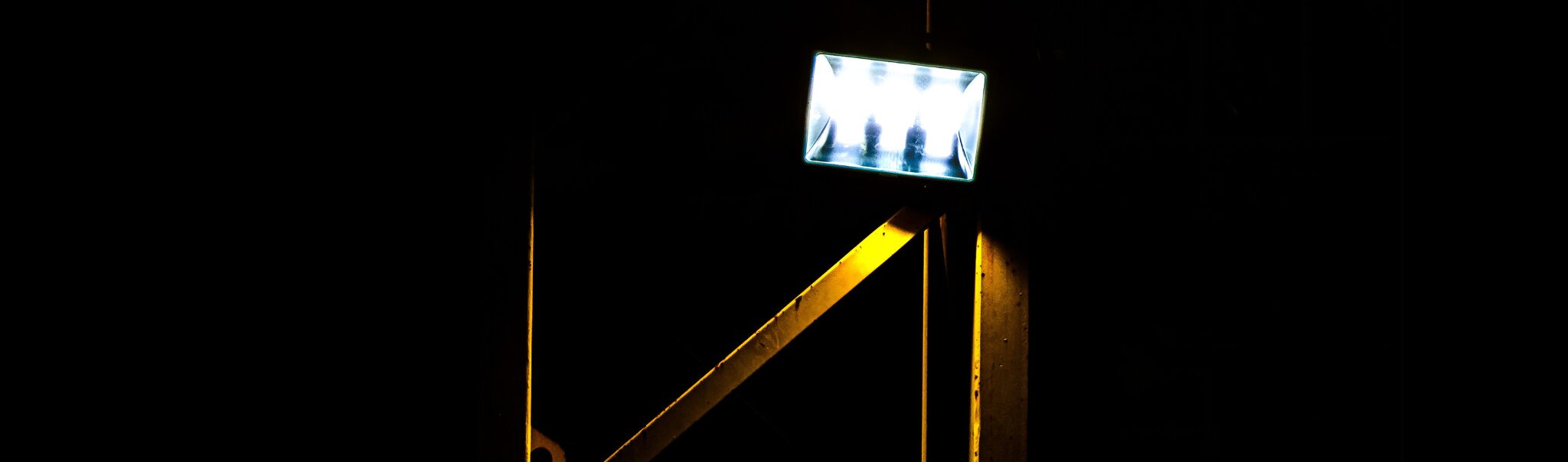Phare de travail pour véhicules utilitaires